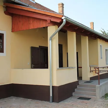 Peregi *